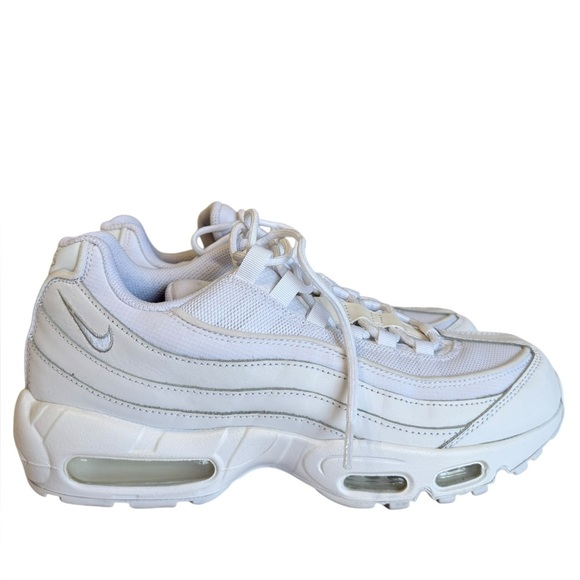 Nike Shoes Mens 9.5 Triple White Air Max 95 Essential Sneakers CT1268-100 - Picture 2 of 12